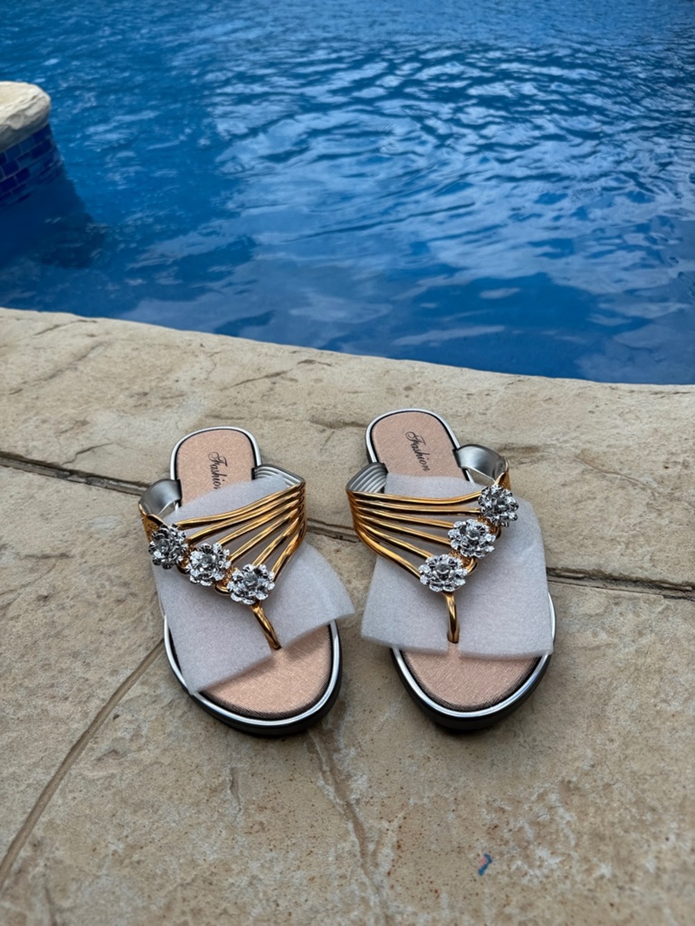 NEW! Women's Gold Silver Tone Flat Flip Flops Sandals Size 40 (9/9.5)